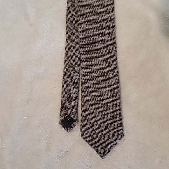 A nice Brown Woven Tie from Saks 5th Avenue - Picture 3 of 4